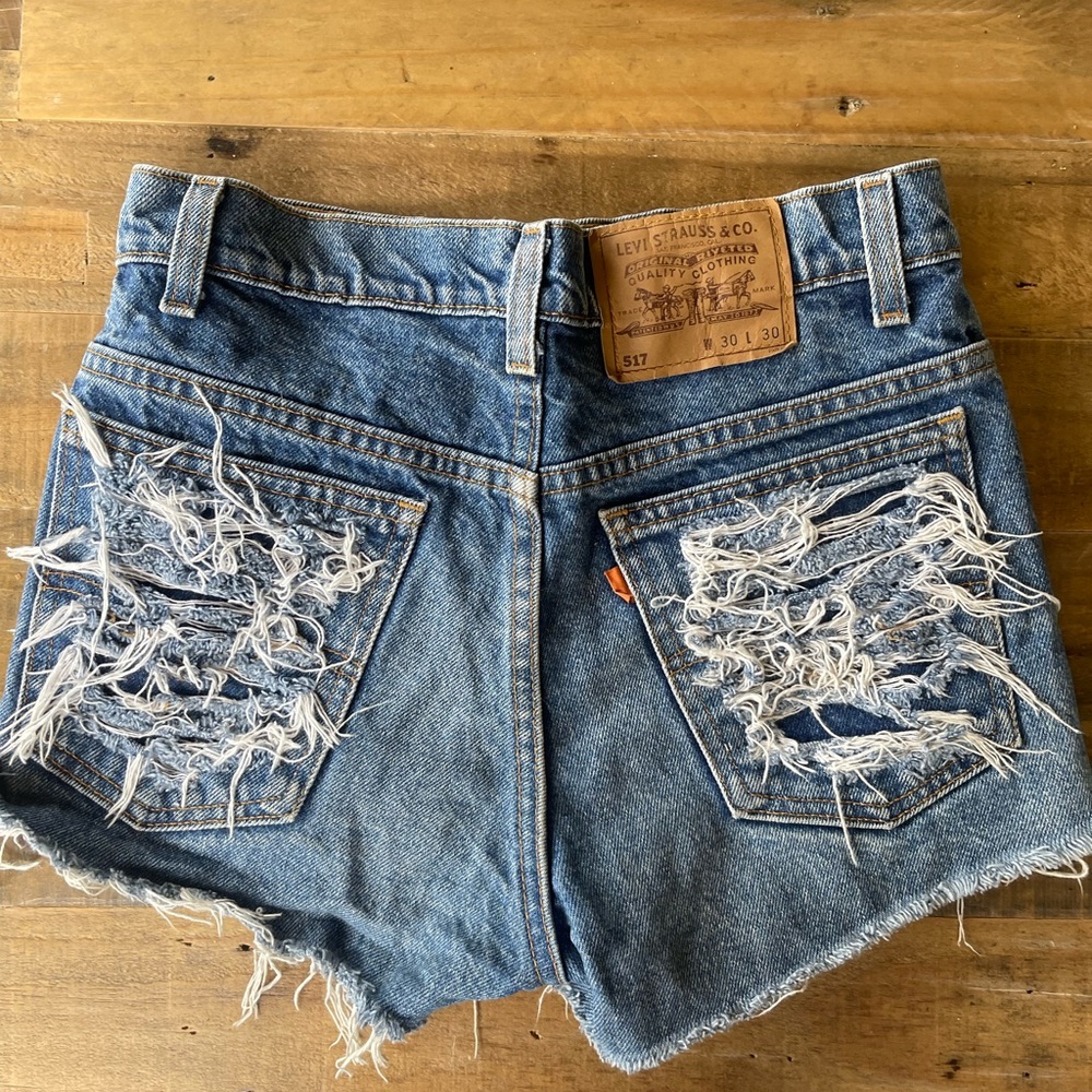 Super distressed VINTAGE Levi shorts! Levi 517s!